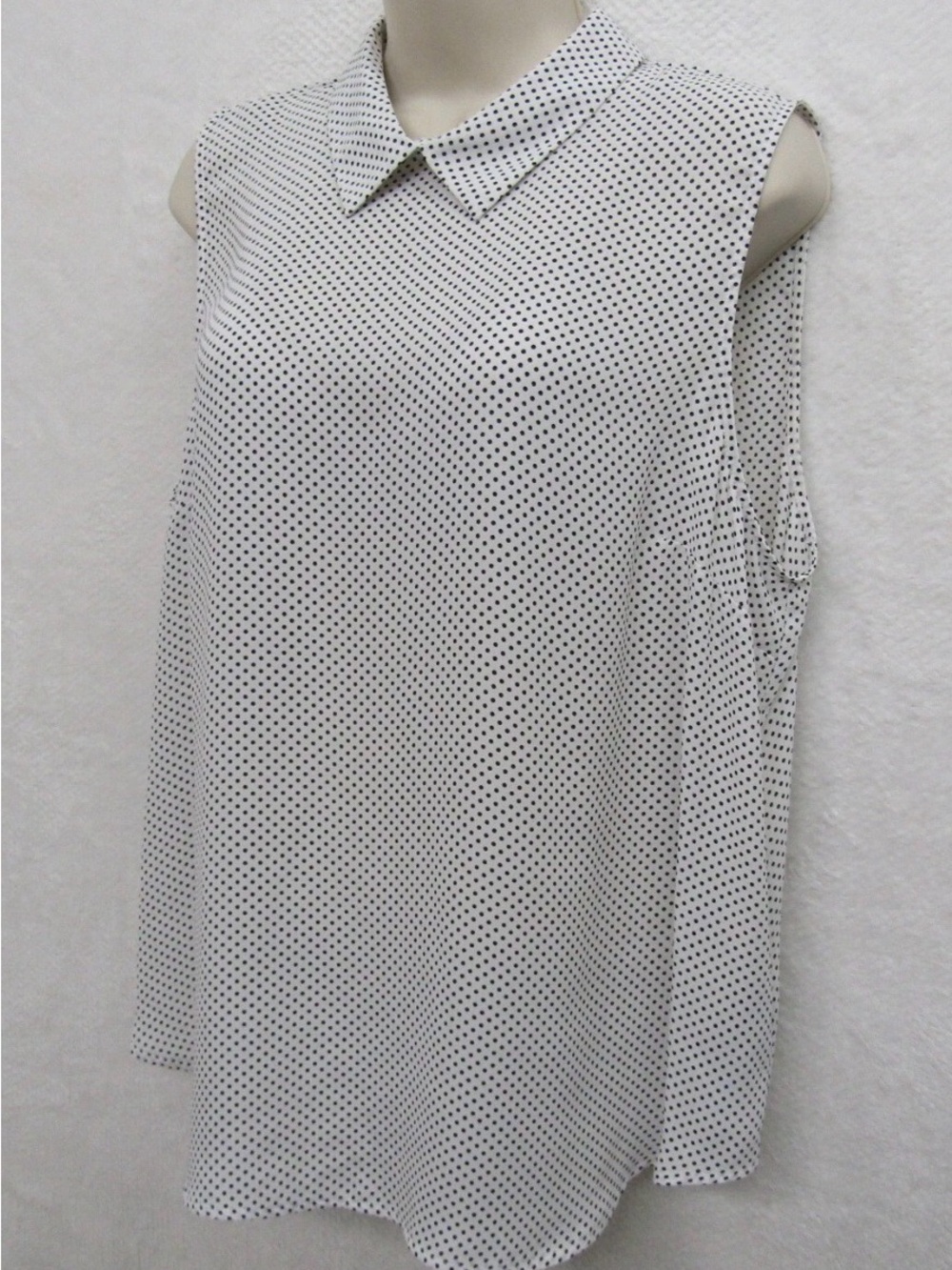 Who What Wear White Polka Dot Collared Top